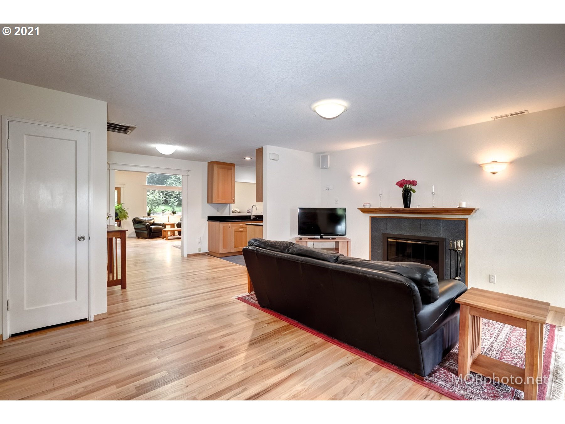 5425 Southwest Nebraska Street Portland, OR 97221 - Photo 4 of 25 Gallery Image 4