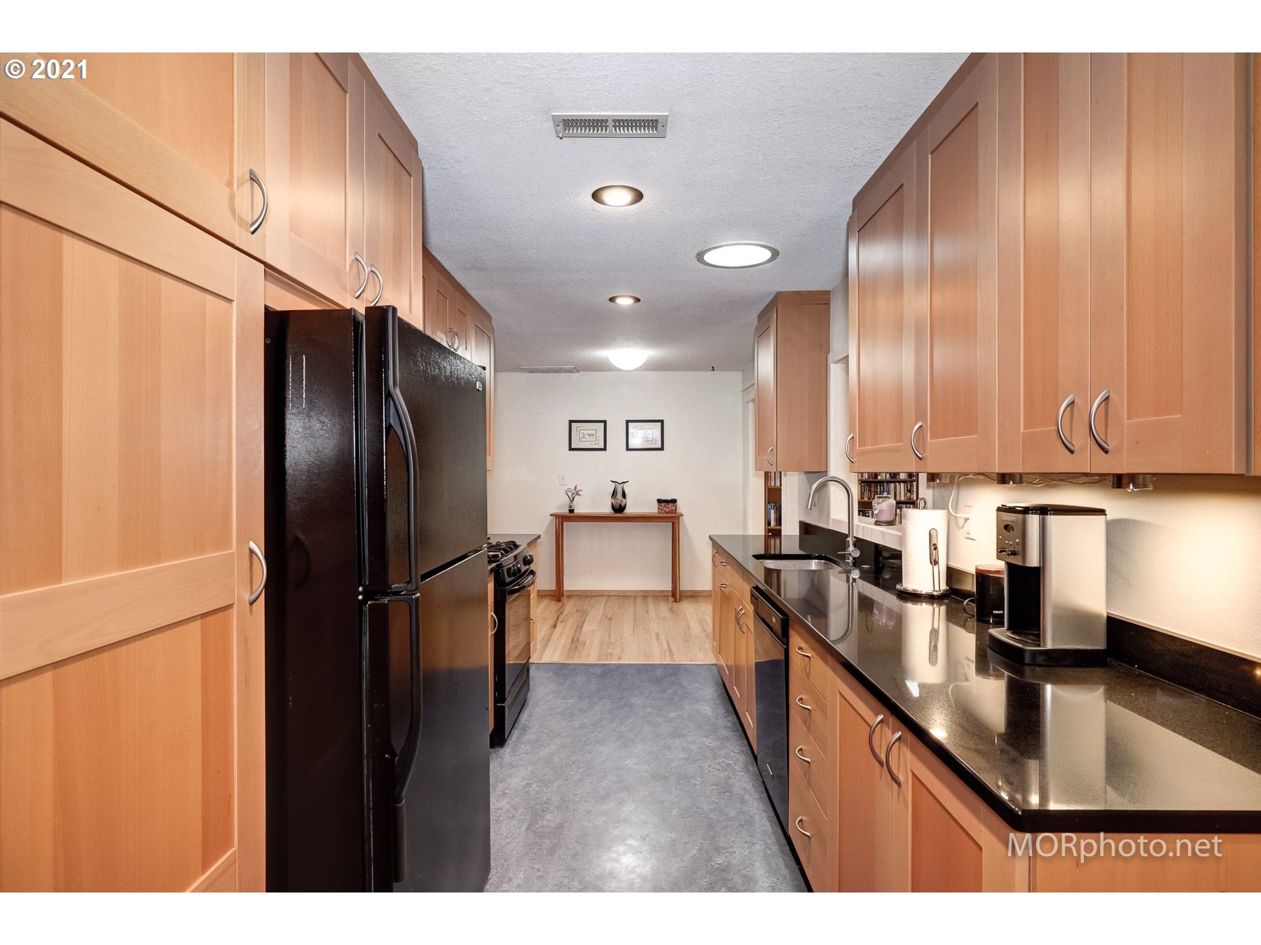 5425 Southwest Nebraska Street Portland, OR 97221 - Photo 8 of 25 Gallery Image 8
