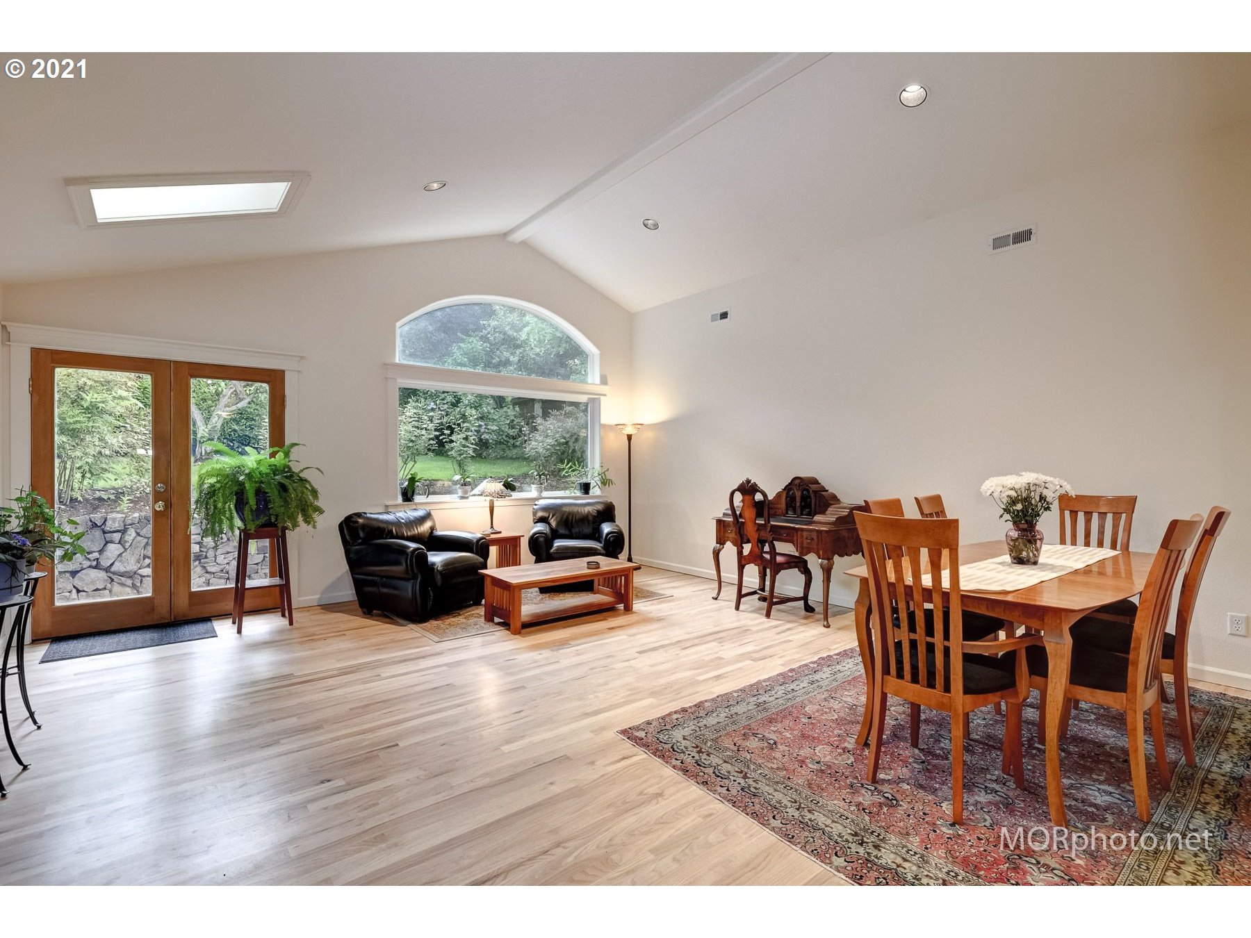 5425 Southwest Nebraska Street Portland, OR 97221 - Photo 9 of 25 Gallery Image 9