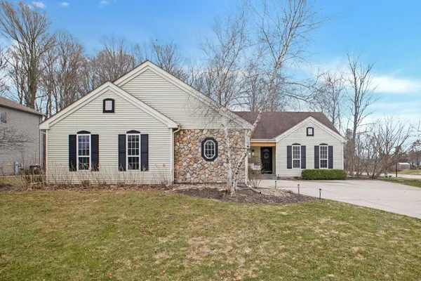 $589,000 | 88 King Oak Court, Random Lake, WI 53075