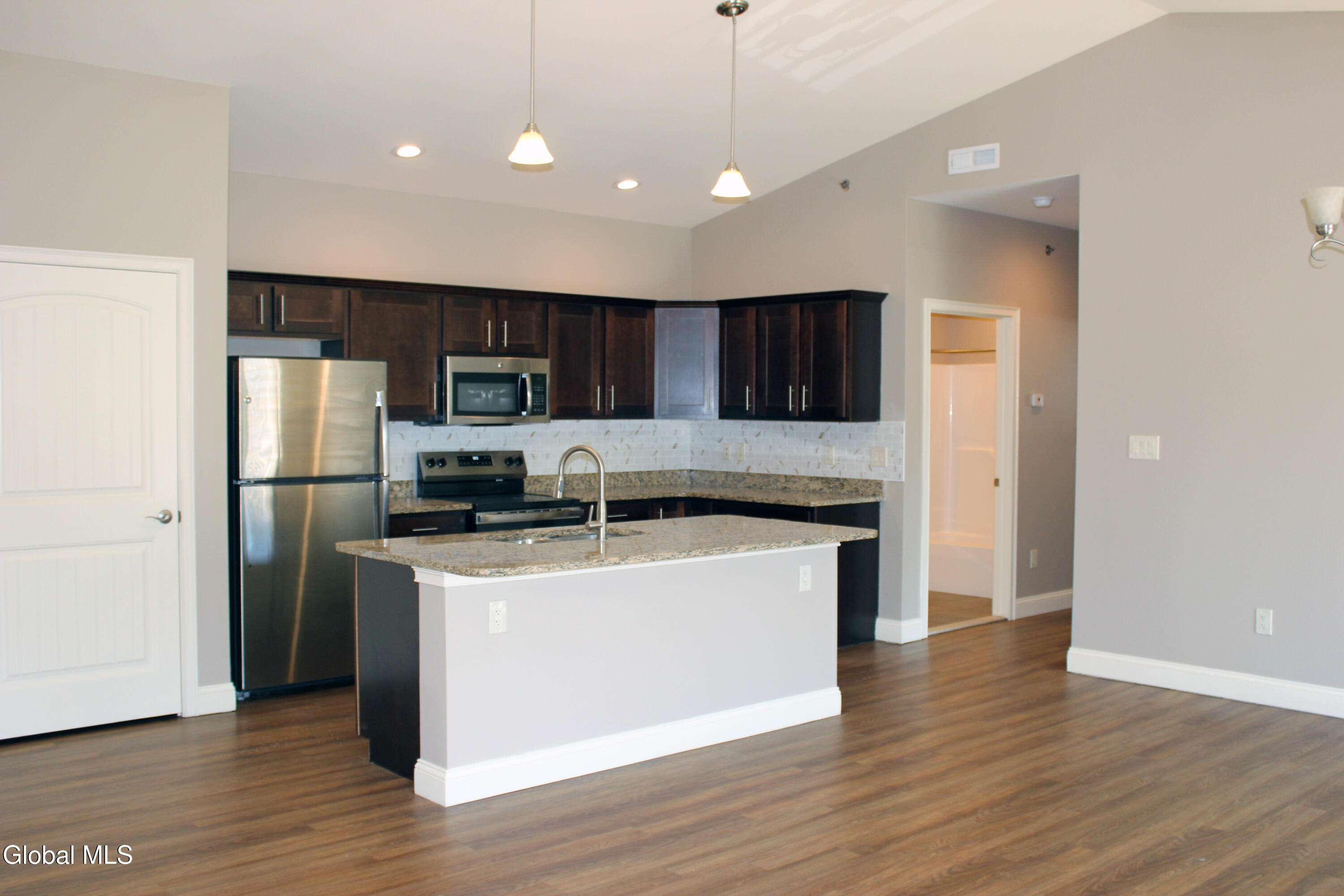 48 Bavarian Way, Unit 55 Guilderland, NY 12009 - Photo 18 of 33 Kitchen