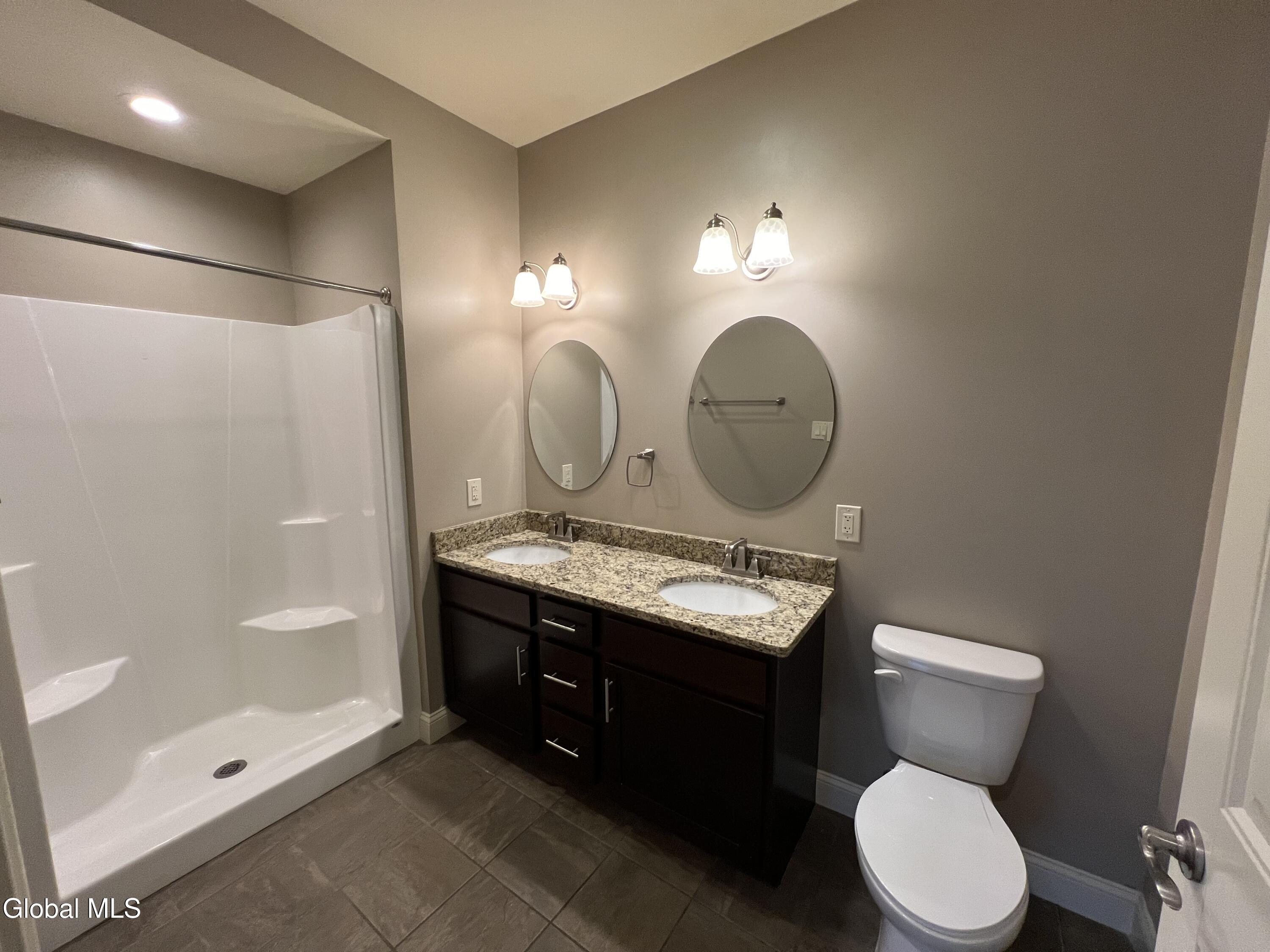 48 Bavarian Way, Unit 55 Guilderland, NY 12009 - Photo 22 of 33 primary bath