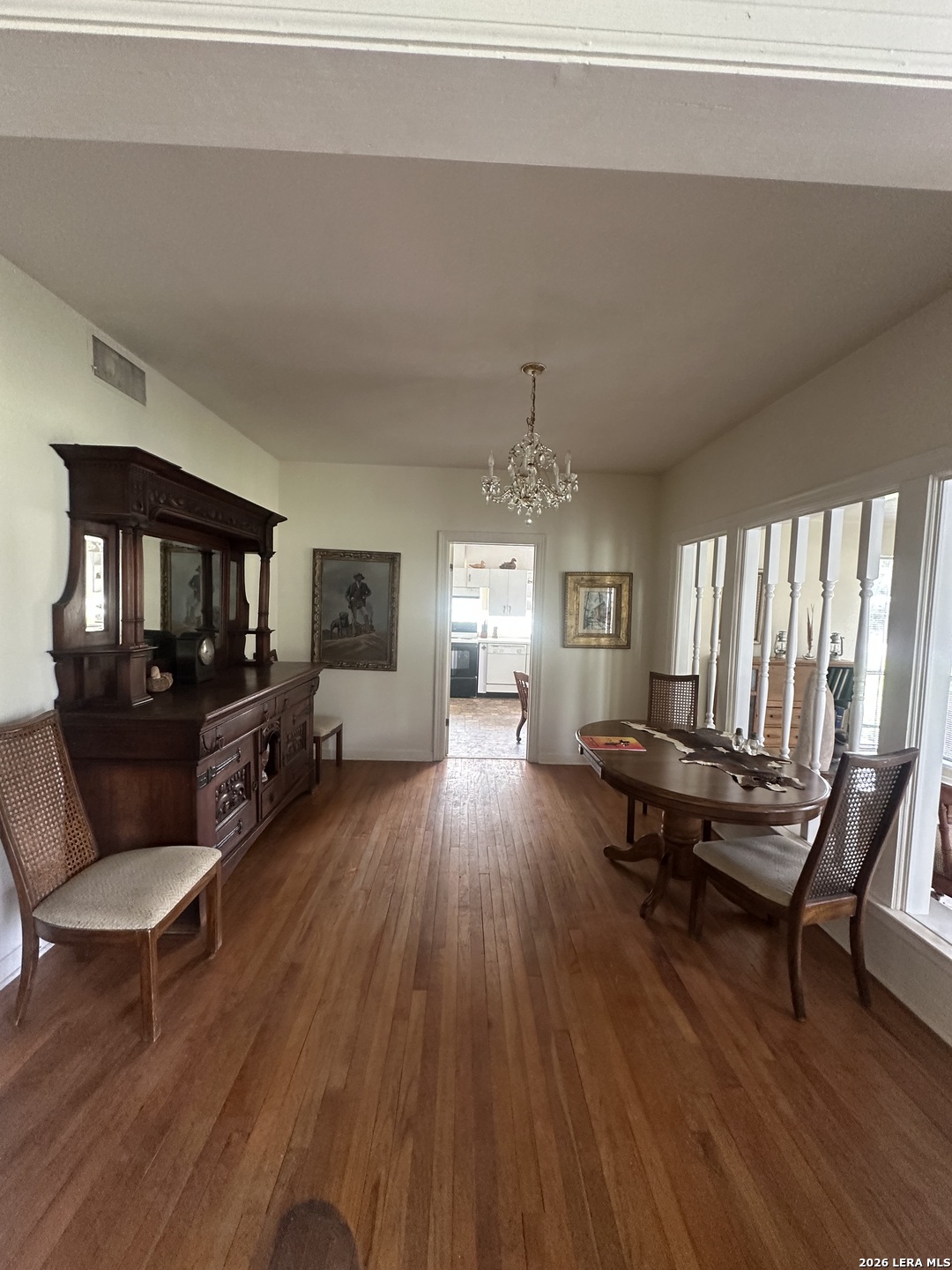 844 Laurel Street Uvalde, TX 78801 - Photo 6 of 28