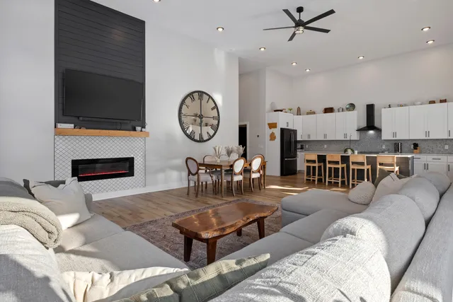 $695,000 | 9815 Snow Pointe Drive Southeast, Alto, MI 49302