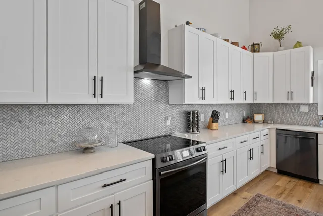 $695,000 | 9815 Snow Pointe Drive Southeast, Alto, MI 49302