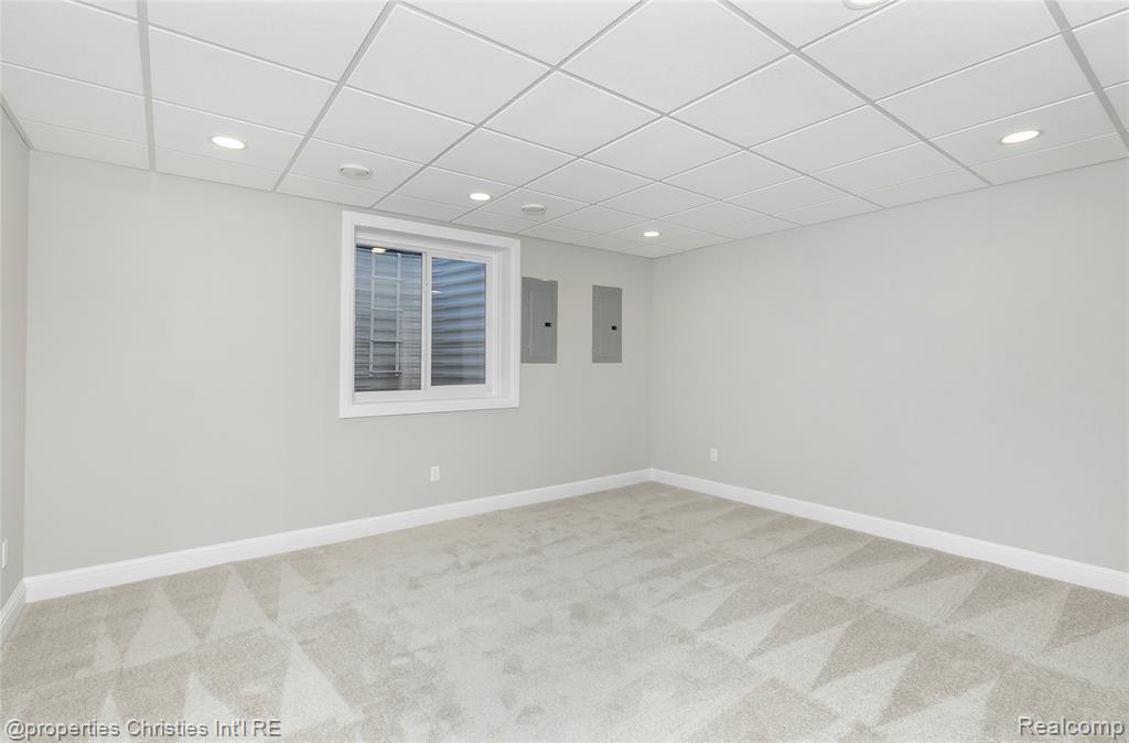2093 Pembroke Road Birmingham, MI 48009 - Photo 49 of 57