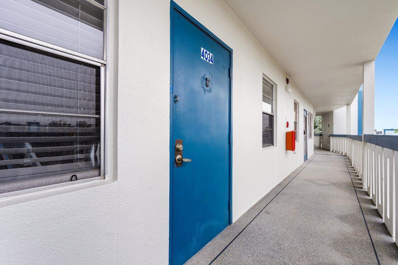 4034 Lincoln B, Unit 4034 Boca Raton, FL 33434 - Photo 22 of 29 Front Exterior