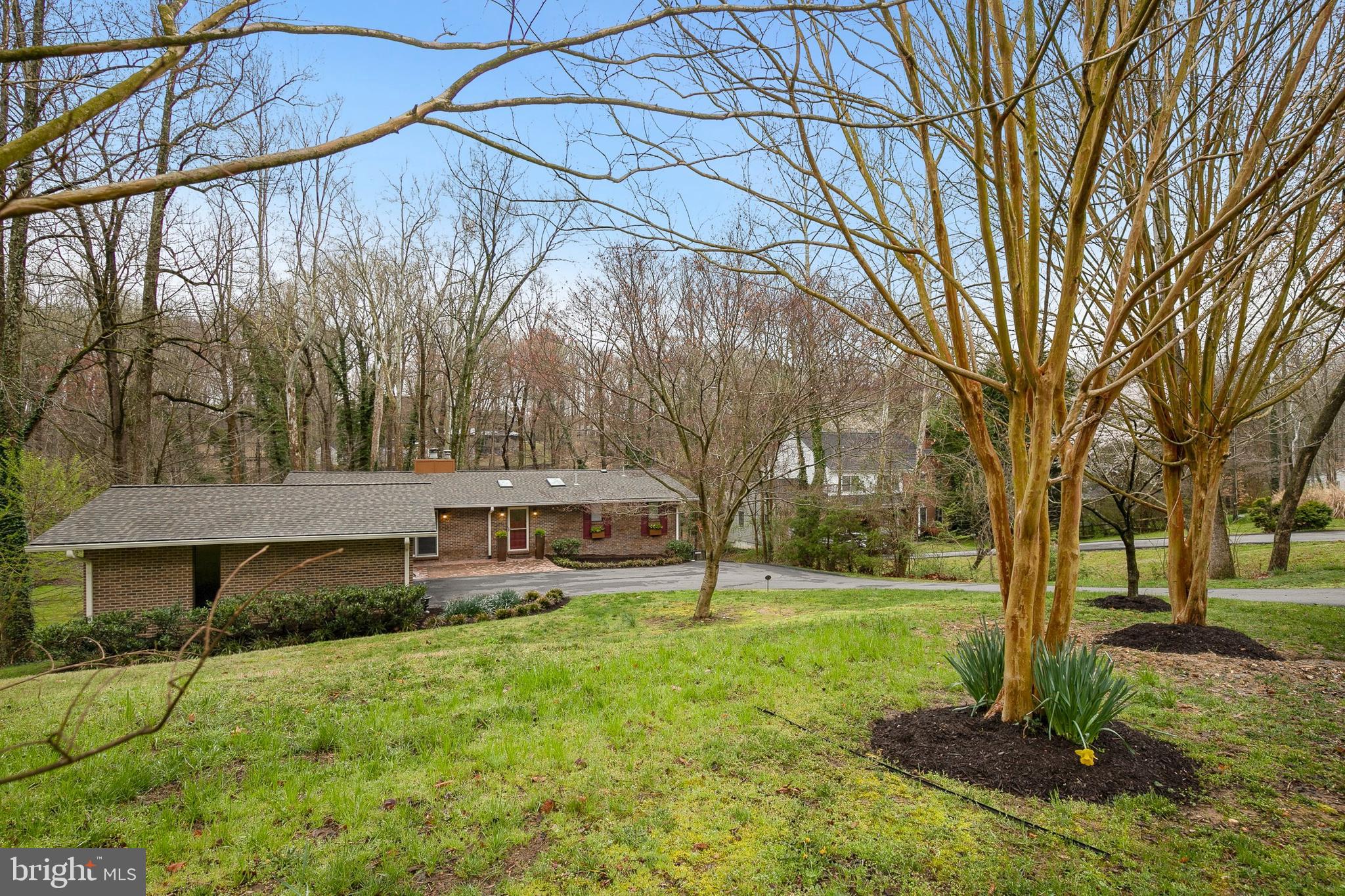 7409 Calamo Street Springfield, VA 22150 - Photo 3 of 57
