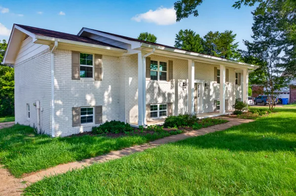 $2,895 | 9512 Heathwood Drive, Ooltewah, TN 37363
