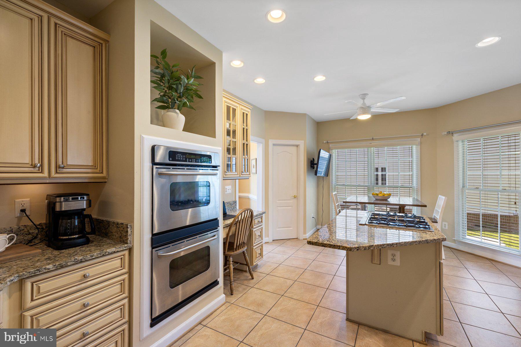 710 Drake Way Annapolis, MD 21401 - Photo 24 of 77 Double Wall Ovens