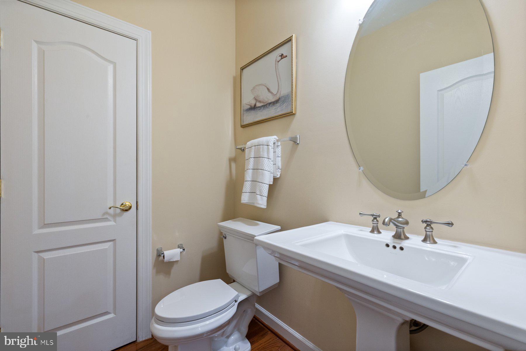 710 Drake Way Annapolis, MD 21401 - Photo 25 of 77 Main Level Powder Room