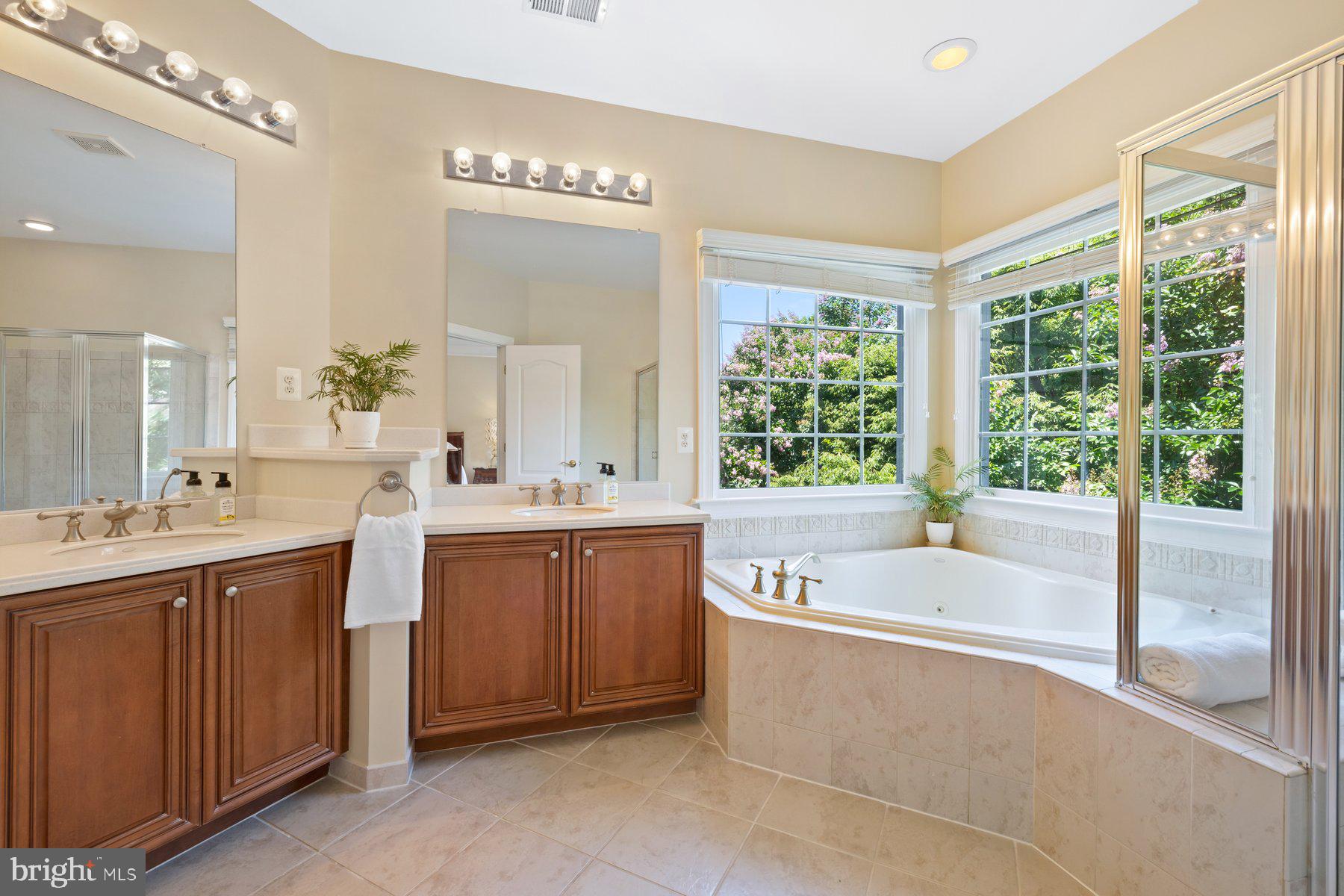 710 Drake Way Annapolis, MD 21401 - Photo 43 of 77 His and hers vanities