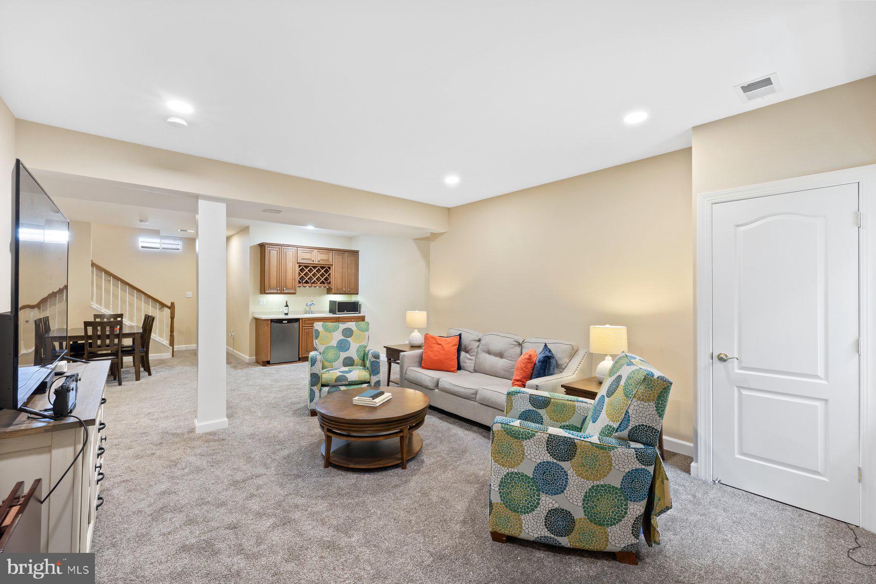 710 Drake Way Annapolis, MD 21401 - Photo 49 of 77 Great space to watch football games