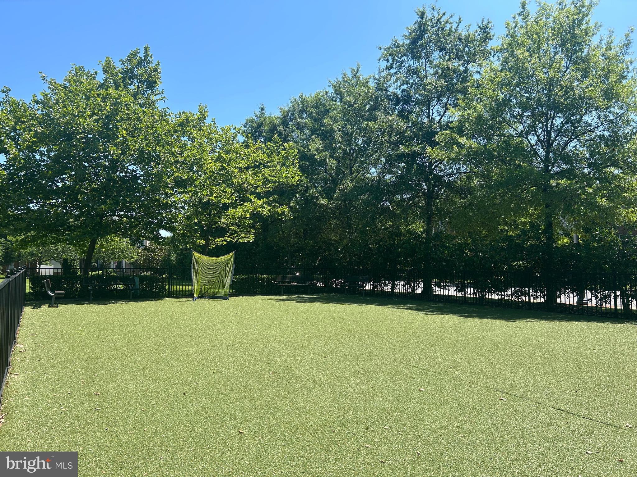 710 Drake Way Annapolis, MD 21401 - Photo 74 of 77 Putting green/sports field