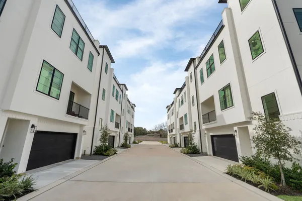 $4,300 | 8707 Ojeman Villas Drive, Houston, TX 77055