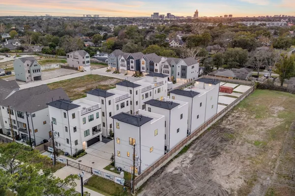 $4,200 | 8707 Ojeman Villas Drive, Houston, TX 77055