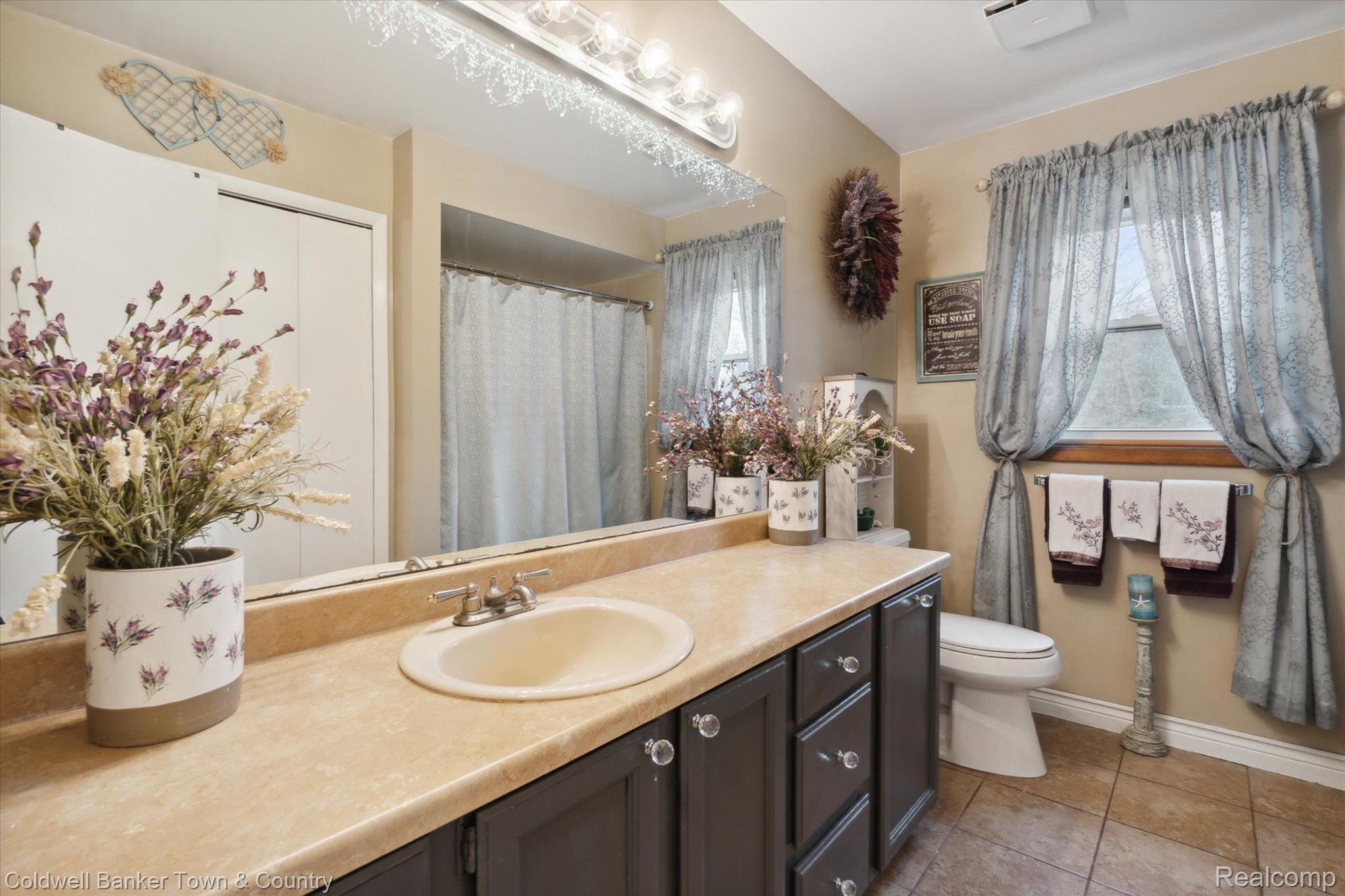 4928 Nature View Court Howell, MI 48843 - Photo 29 of 66 Full Bath 2nd Floor
