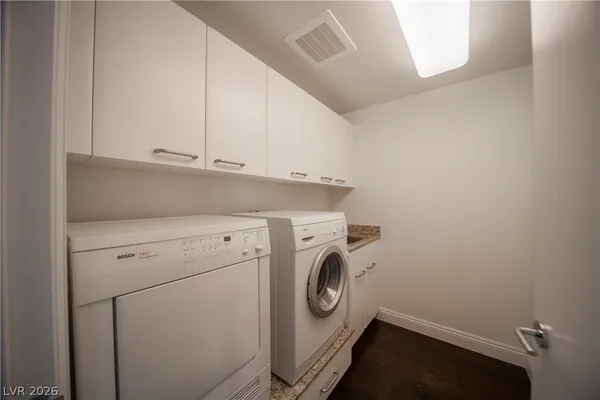 $4,000 | 222 Karen Avenue, Unit 3504, Las Vegas, NV 89109