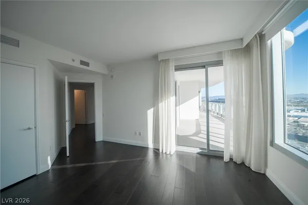 $4,000 | 222 Karen Avenue, Unit 3504, Las Vegas, NV 89109