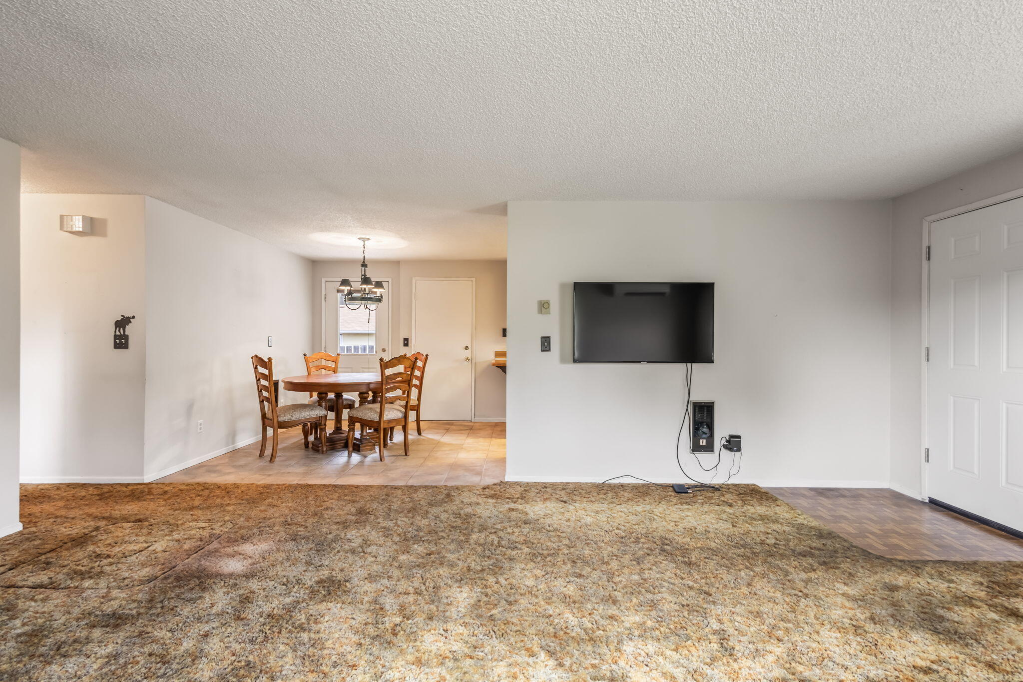 2673 Northeast Jones Road Bend, OR 97701 - Photo 5 of 15 9-web-or-mls-09