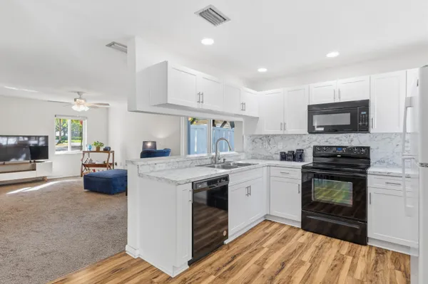 $525,000 | 9829 Northwest 2nd Court, Plantation, FL 33324