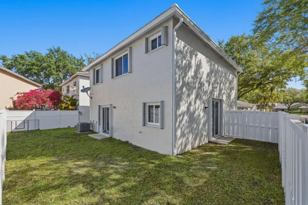 $525,000 | 9829 Northwest 2nd Court, Plantation, FL 33324