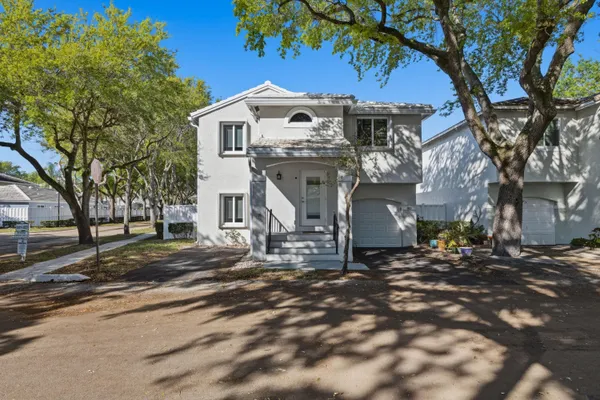 $525,000 | 9829 Northwest 2nd Court, Plantation, FL 33324