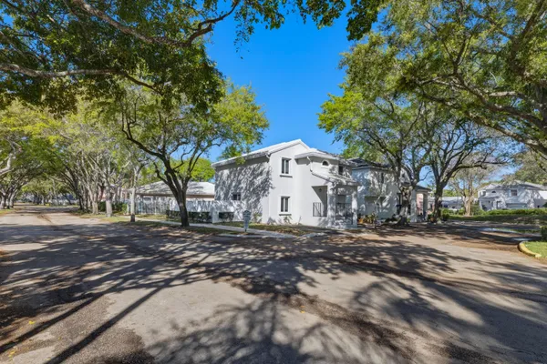 $525,000 | 9829 Northwest 2nd Court, Plantation, FL 33324