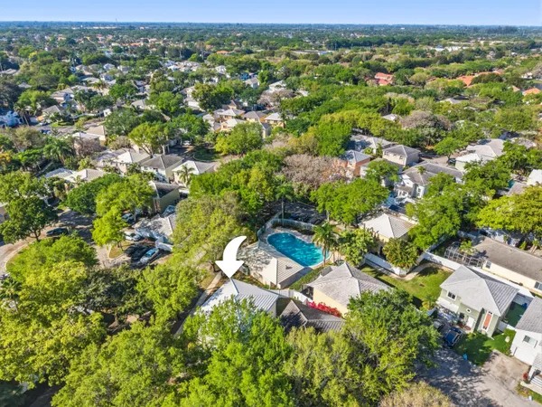 $525,000 | 9829 Northwest 2nd Court, Plantation, FL 33324