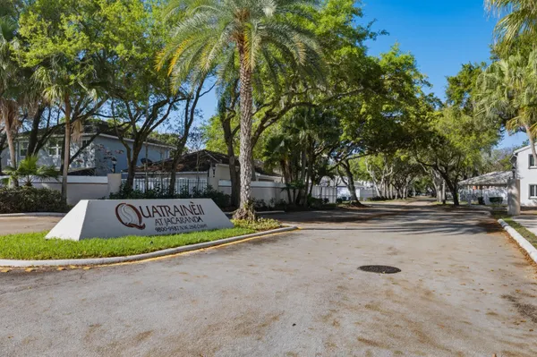 $525,000 | 9829 Northwest 2nd Court, Plantation, FL 33324