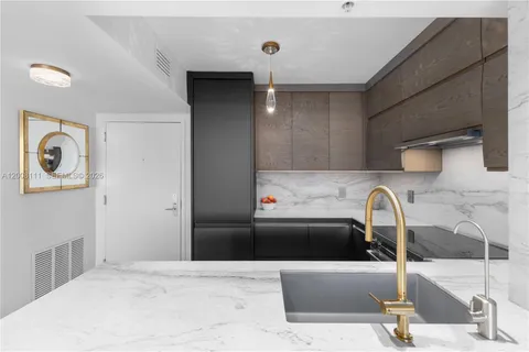 $795,000 | 1800 Sunset Harbour Drive, Unit 2105, Miami Beach, FL 33139