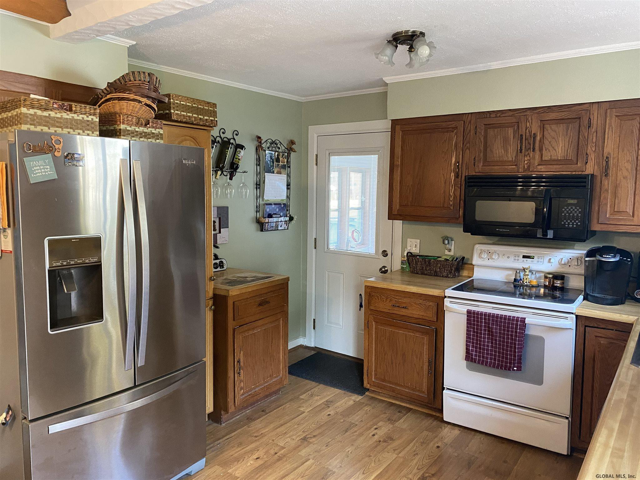 31 Garnsey Road Rexford, NY 12148 - Photo 2 of 44 Photo 3