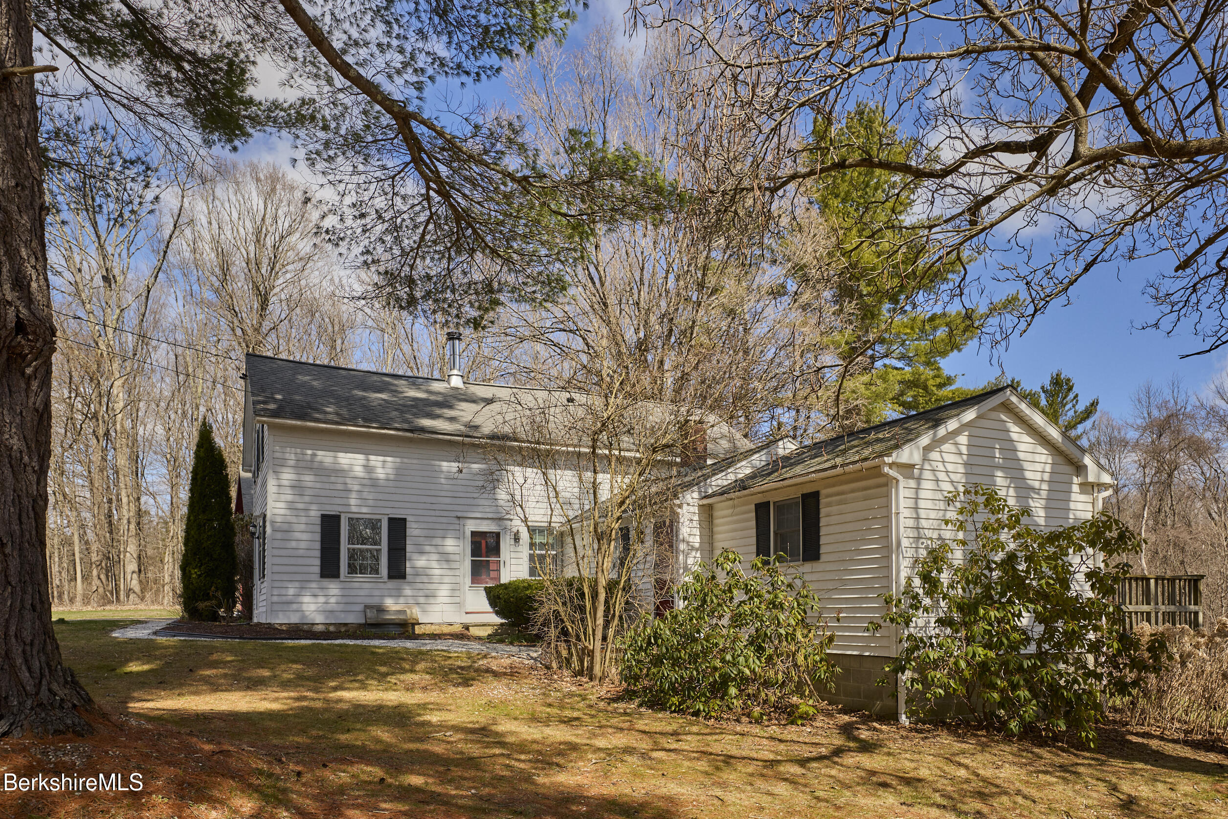 220 North Plain Road Great Barrington, MA 01230 - Photo 5 of 35 _40A5293_HDR