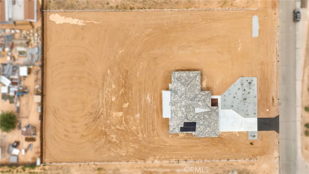 12584 Mesquite Road Apple Valley, CA 92308 - Photo 39 of 44 a view of a bathroom with shower
