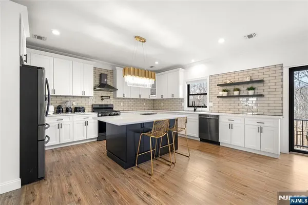 $1,359,000 | 129 Rivervale Road, River Vale, NJ 07675