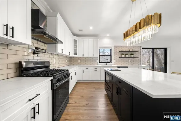 $1,359,000 | 129 Rivervale Road, River Vale, NJ 07675