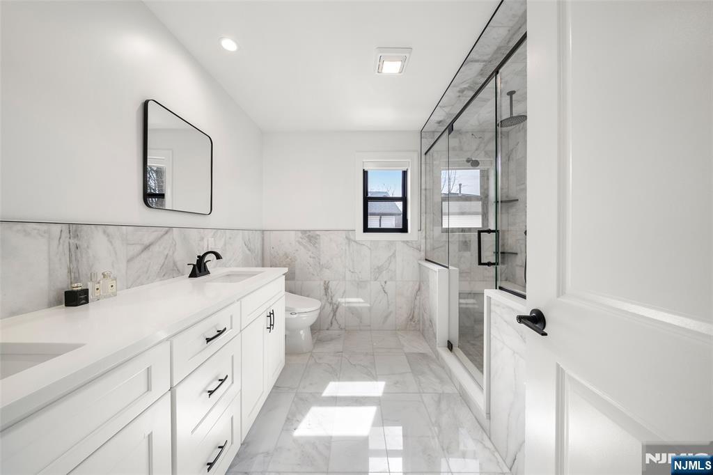 129 Rivervale Road River Vale, NJ 07675 - Photo 18 of 32