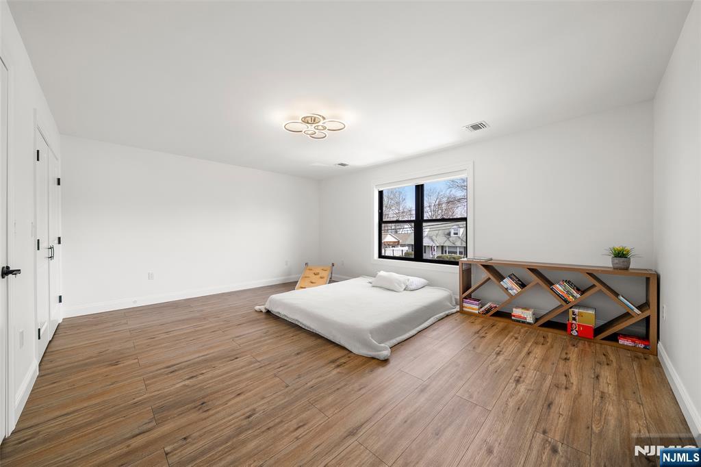 129 Rivervale Road River Vale, NJ 07675 - Photo 20 of 32