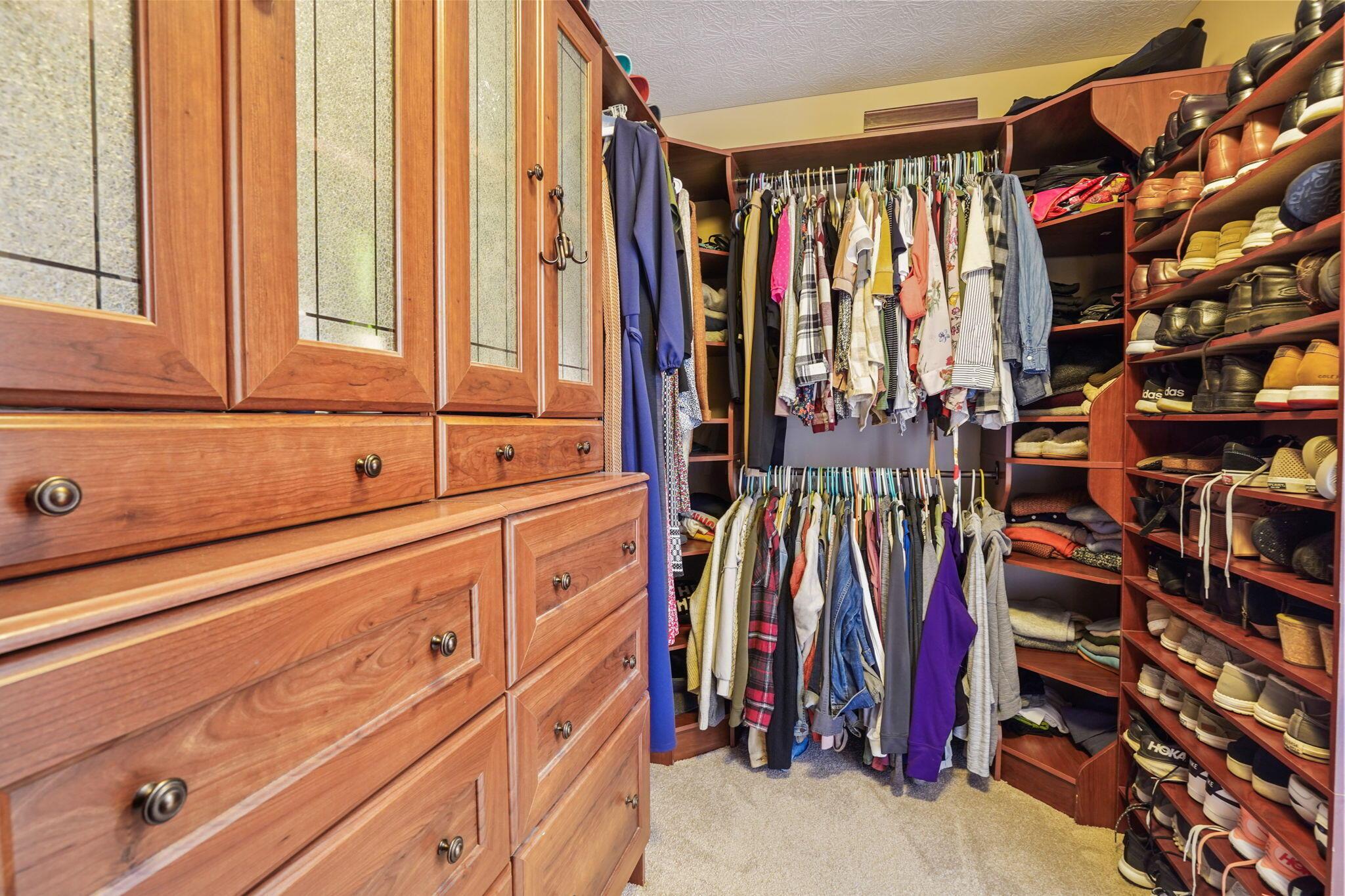 120 Mendolin Way Powell, OH 43065 - Photo 35 of 61 Owner's suite large walk in closet