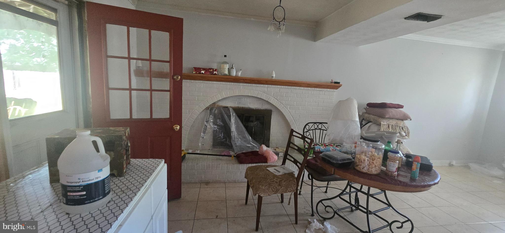 9508 Mellow Court Laurel, MD 20723 - Photo 13 of 23 a living room with furniture and a mirror