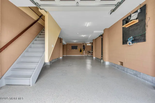 a view of livingroom with furniture