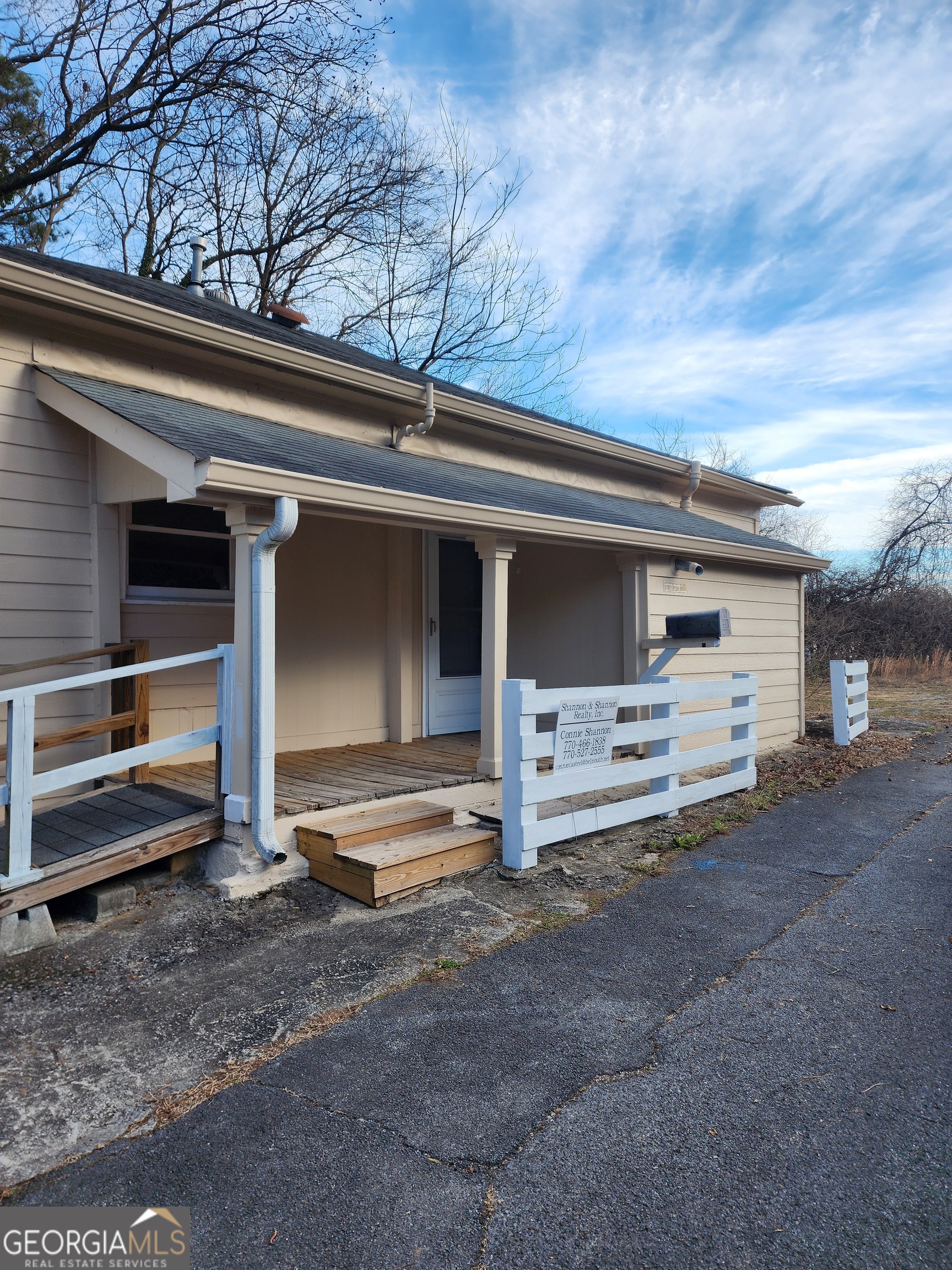 200 Cave Spring Road Southwest Rome, GA 30161 - Photo 2 of 16 a view of house entrance gate of house