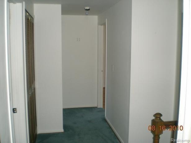 18336 Levan Road Livonia, MI 48152 - Photo 16 of 25 Hallway Upstairs