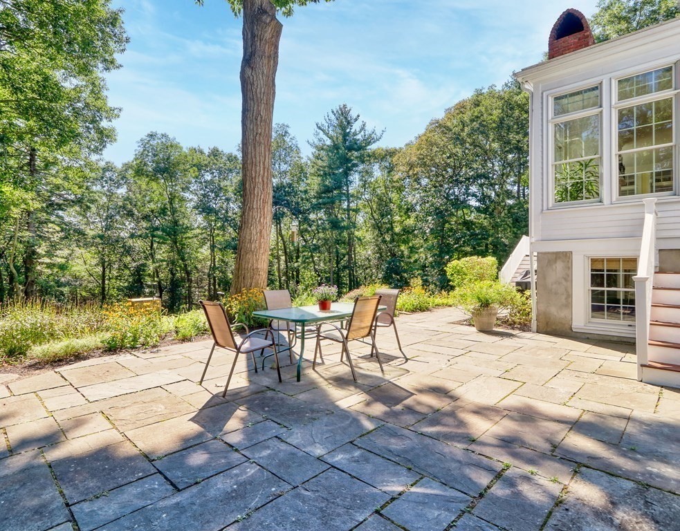 34 Round Hill Road Lincoln, MA 01773 - Photo 13 of 37