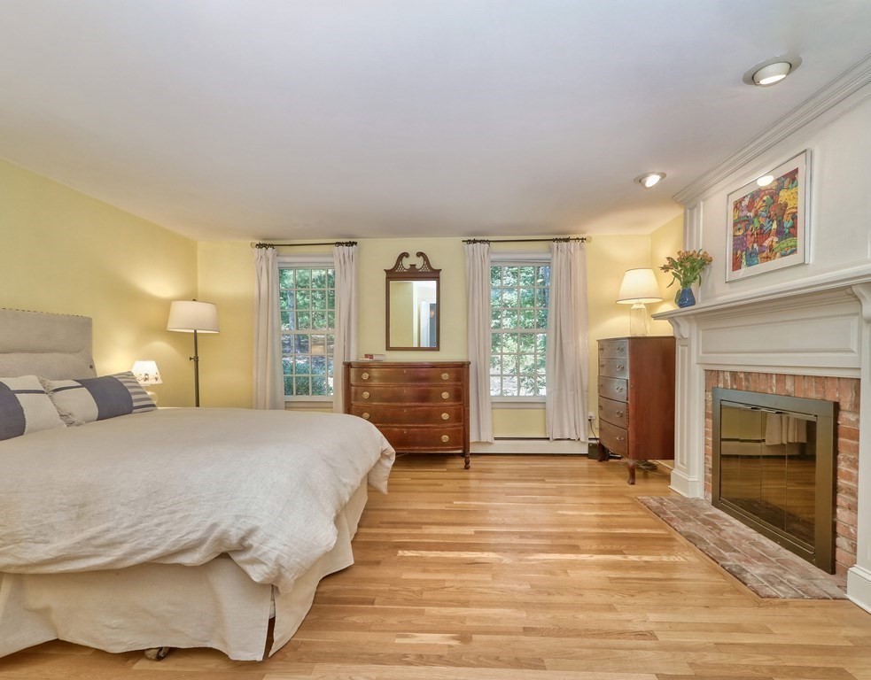 34 Round Hill Road Lincoln, MA 01773 - Photo 14 of 37