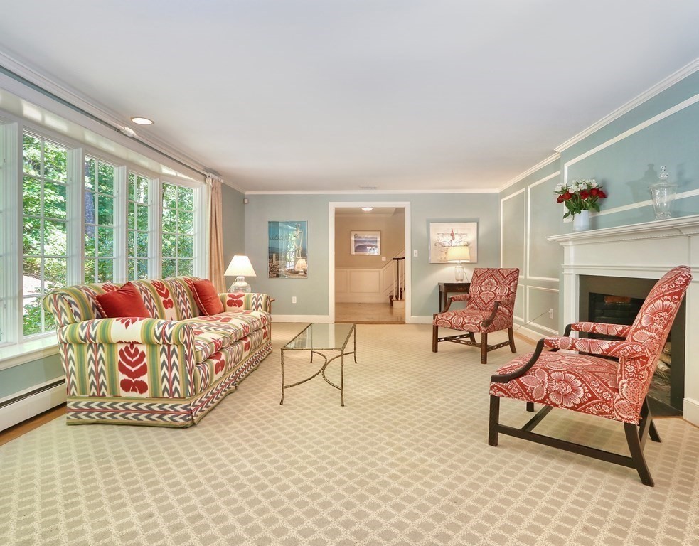 34 Round Hill Road Lincoln, MA 01773 - Photo 7 of 37