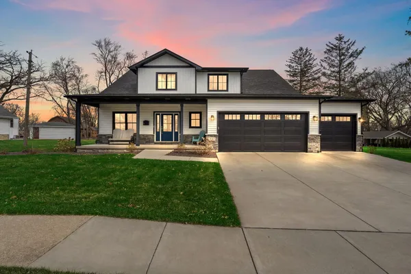 $638,900 | 512 West Joliet Street, Crown Point, IN 46307