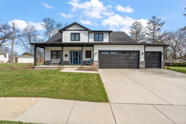 $638,900 | 512 West Joliet Street, Crown Point, IN 46307