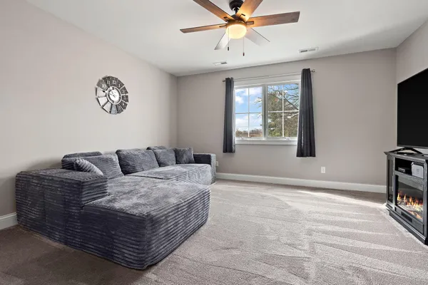 $638,900 | 512 West Joliet Street, Crown Point, IN 46307