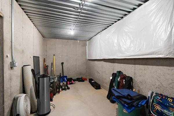 $638,900 | 512 West Joliet Street, Crown Point, IN 46307